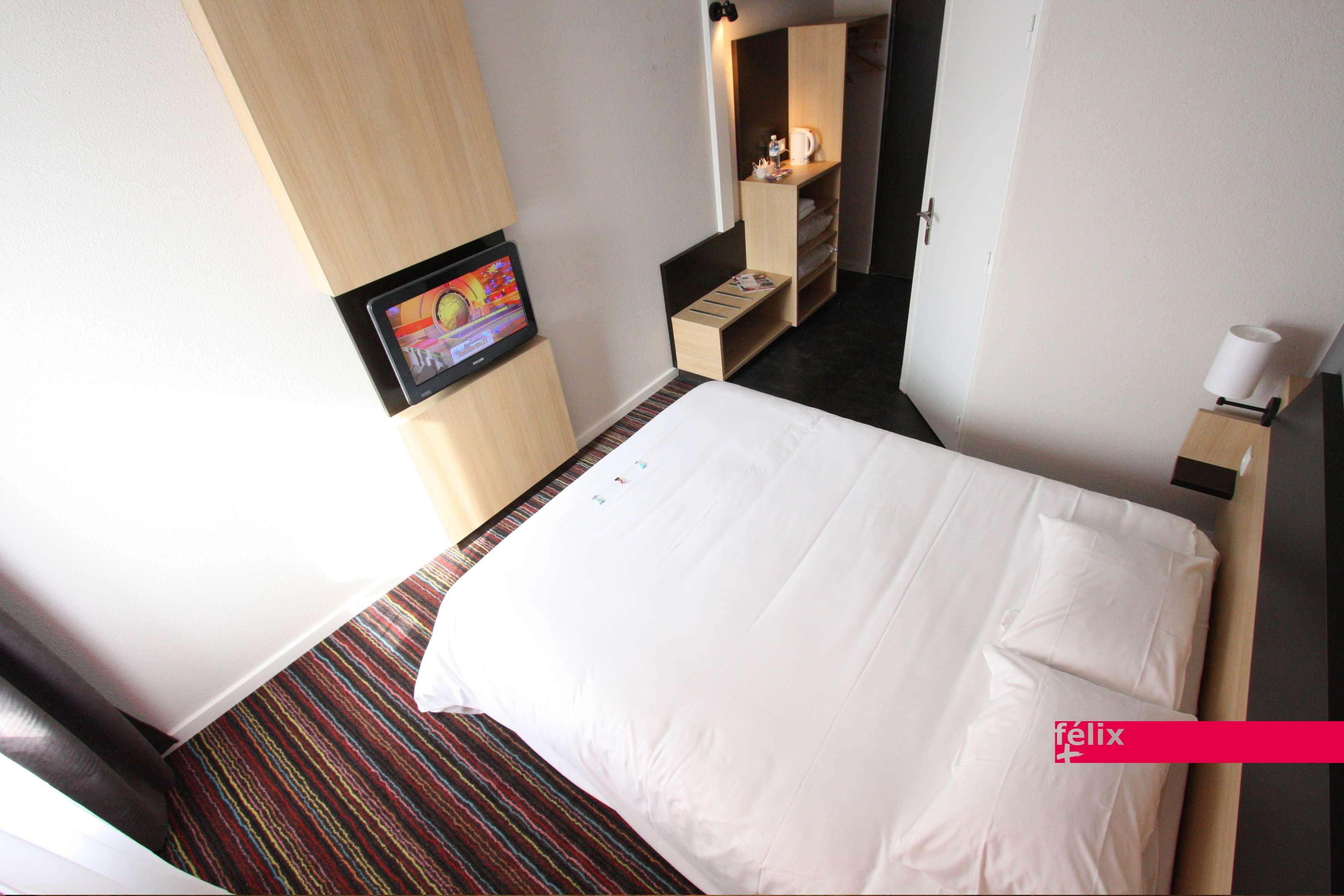 กีริอ๊าด ตูร์ ซุด ชองเบร เล ตูร์ Hotel ช็องเบรย์-เล-ตูร์ ห้อง รูปภาพ