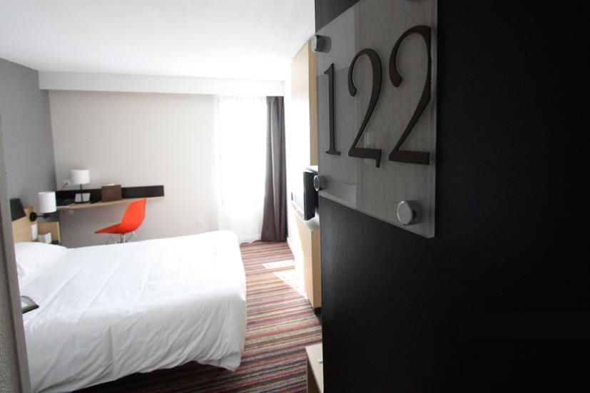 กีริอ๊าด ตูร์ ซุด ชองเบร เล ตูร์ Hotel ช็องเบรย์-เล-ตูร์ ห้อง รูปภาพ